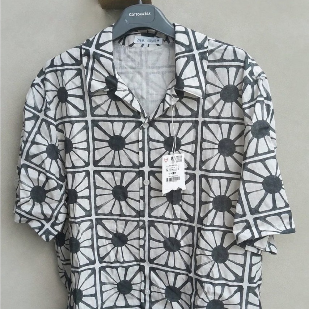 Zara Black & White Short-Sleeve Geometric Floral Button-Down Shirt